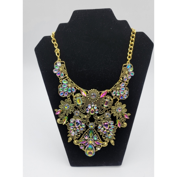 Fashion statement Multicolor rhinestone Bib necklace - Picture 1 of 6